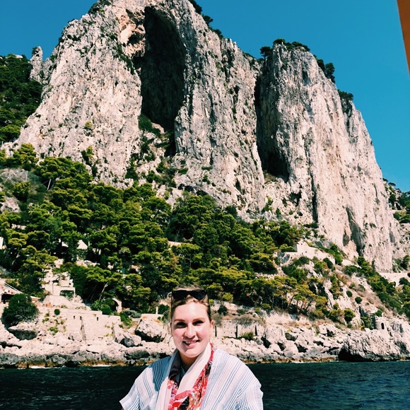 Meet your Posher, Kirstin - Picture 1 of 1